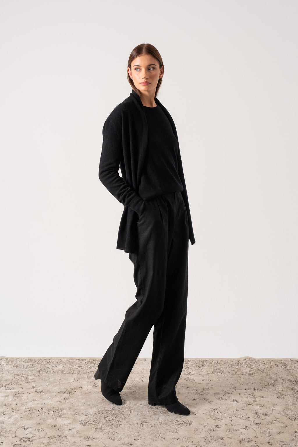 100% Cashmere Cardigan Black