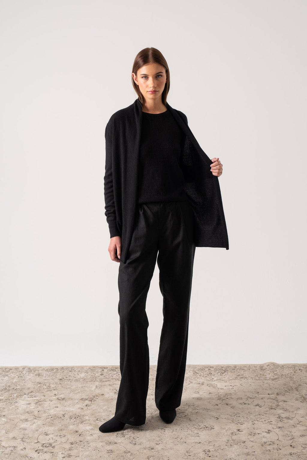 100% Cashmere Cardigan Black