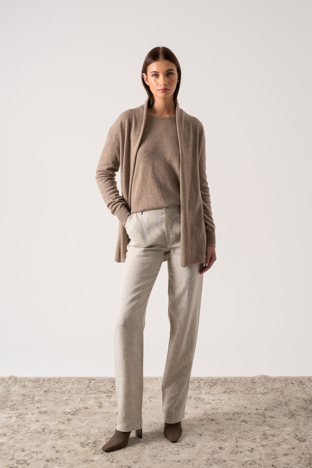 100% Cashmere Cardigan Taupe