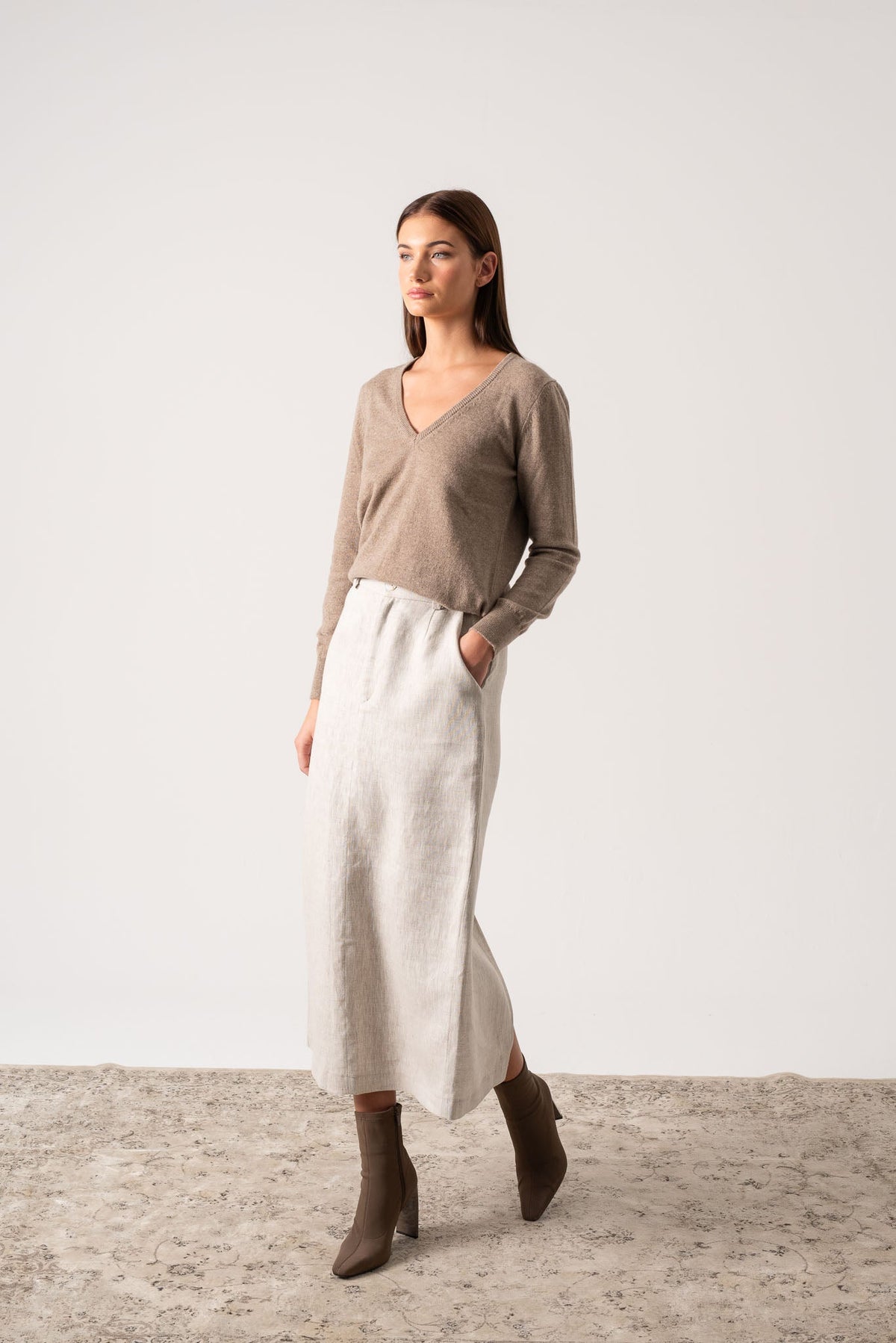 V-Neck 100% Cashmere Sweater Taupe