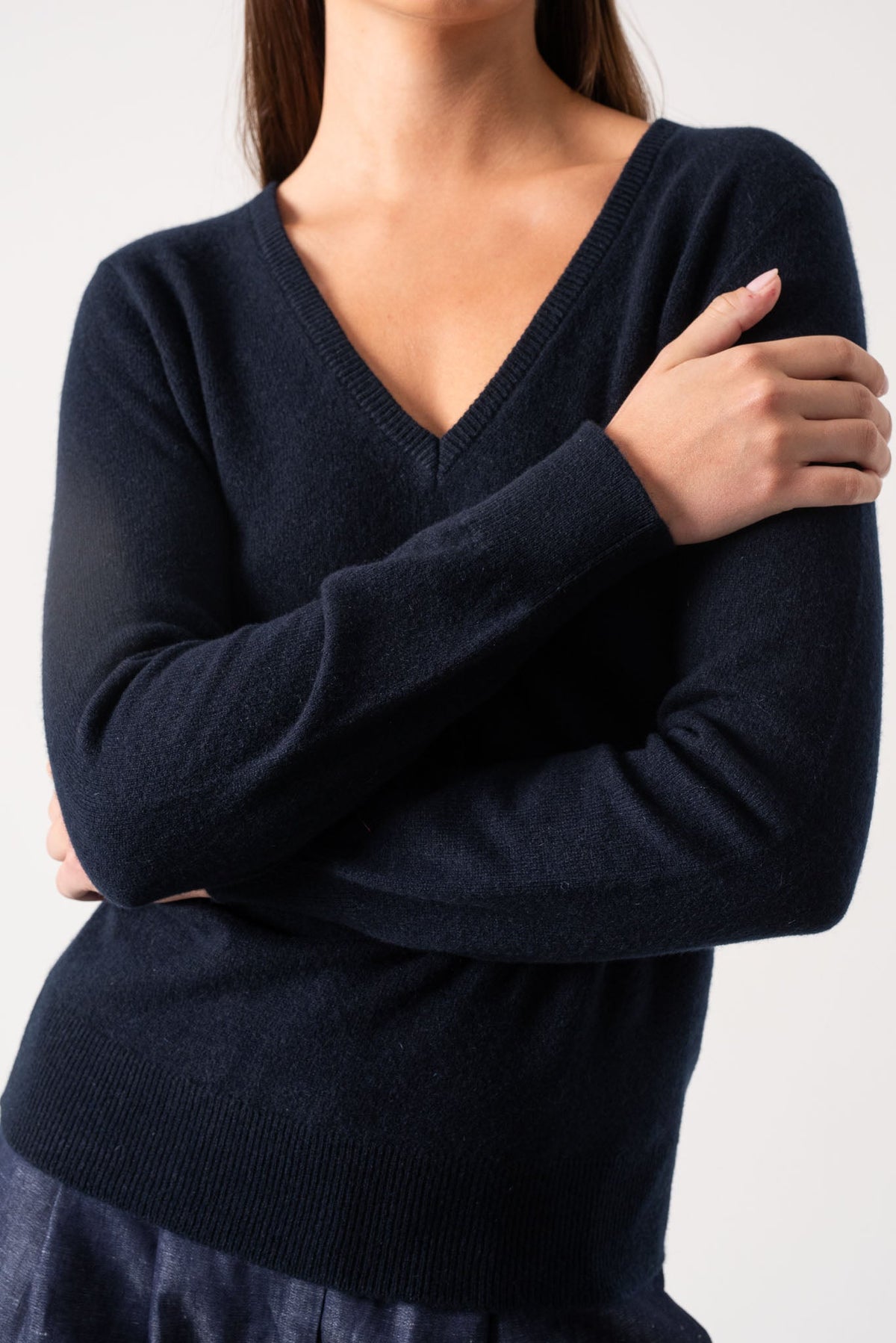 V-Neck 100% Cashmere Sweater Navy