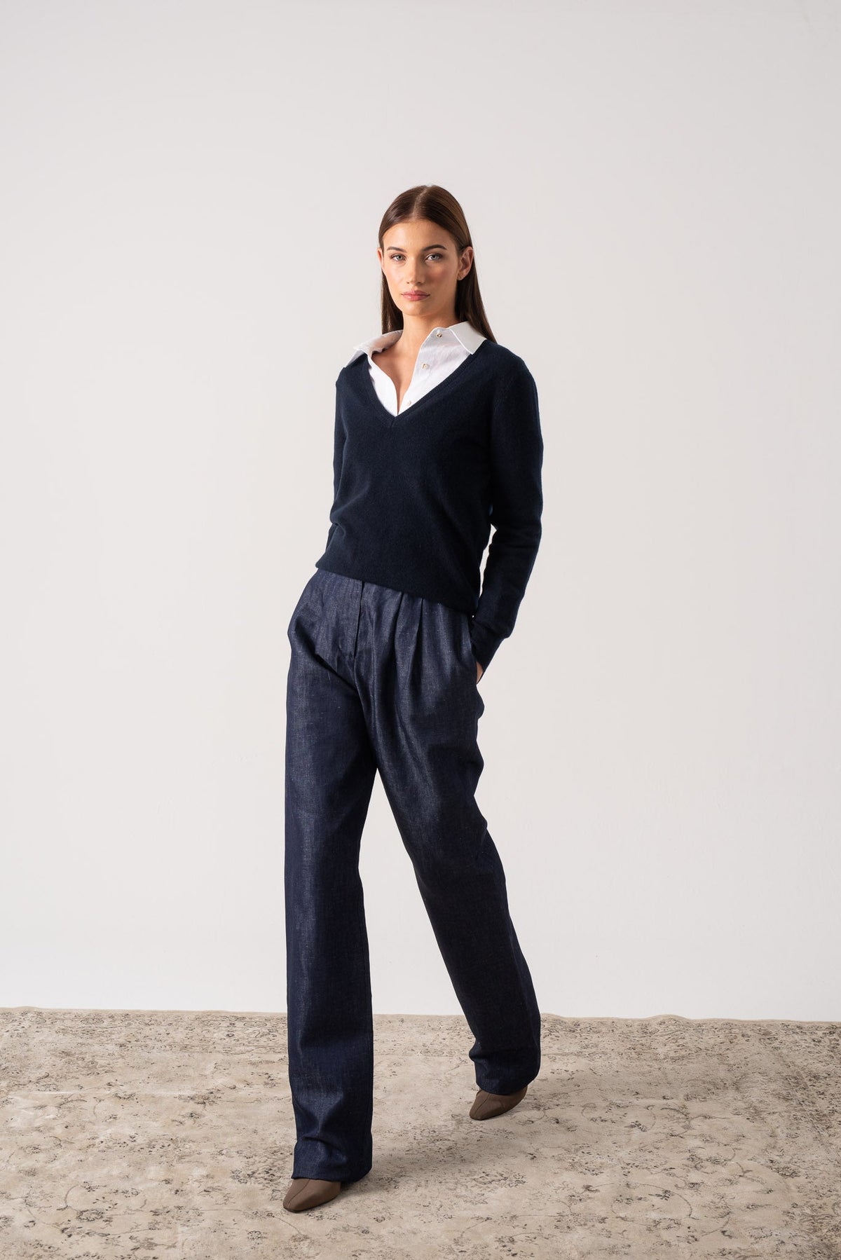 V-Neck 100% Cashmere Sweater Navy