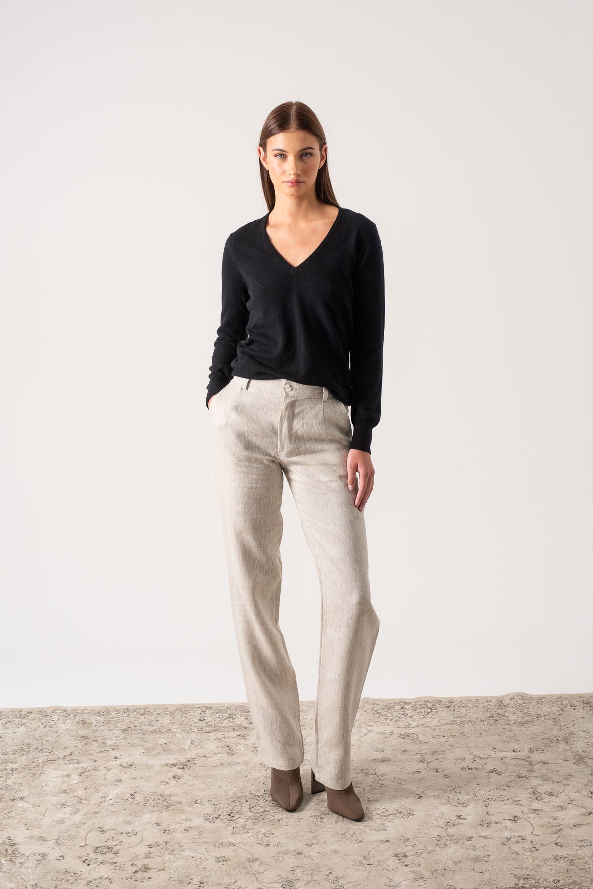 V-Neck 100% Cashmere Sweater Black