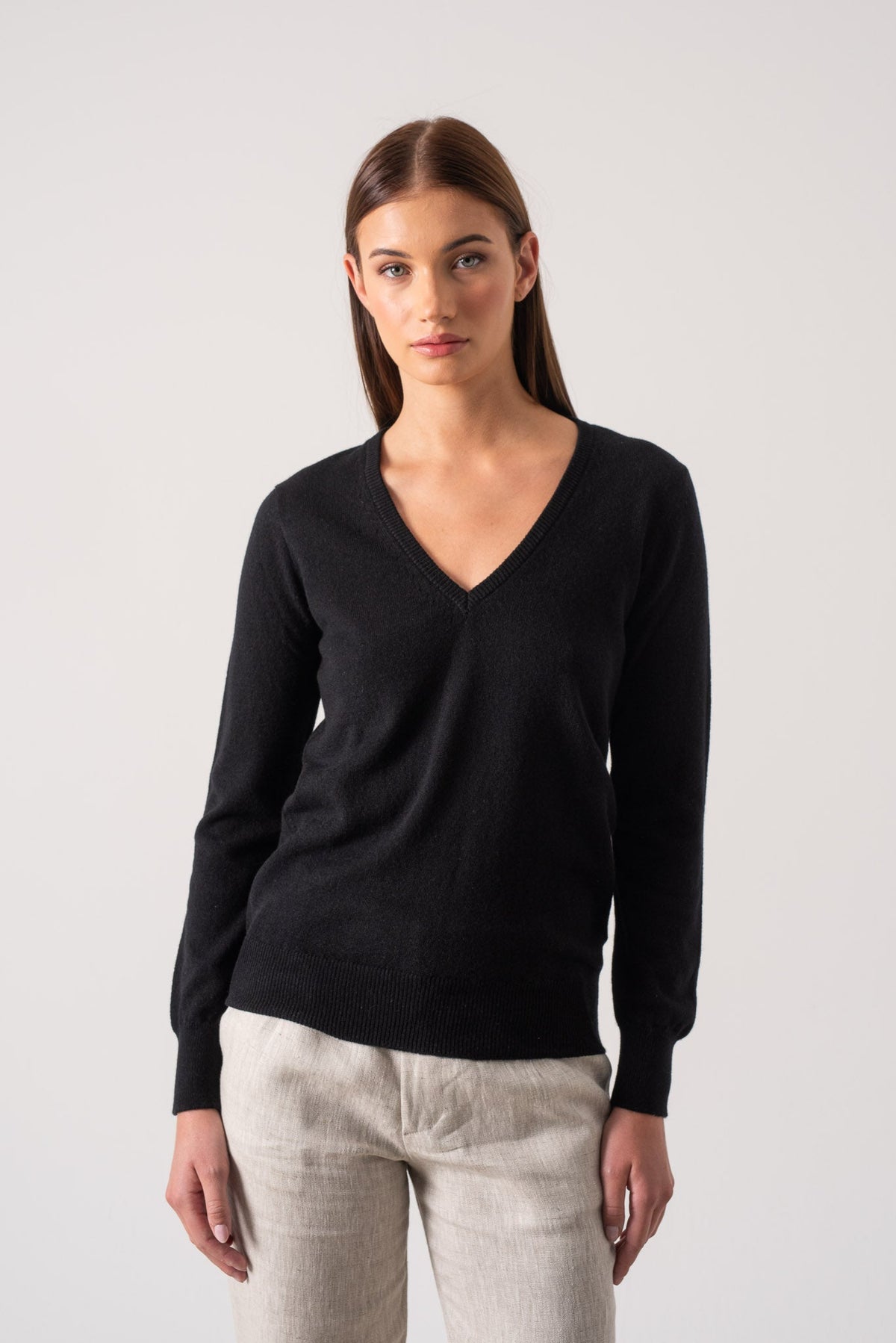 V-Neck 100% Cashmere Sweater Black