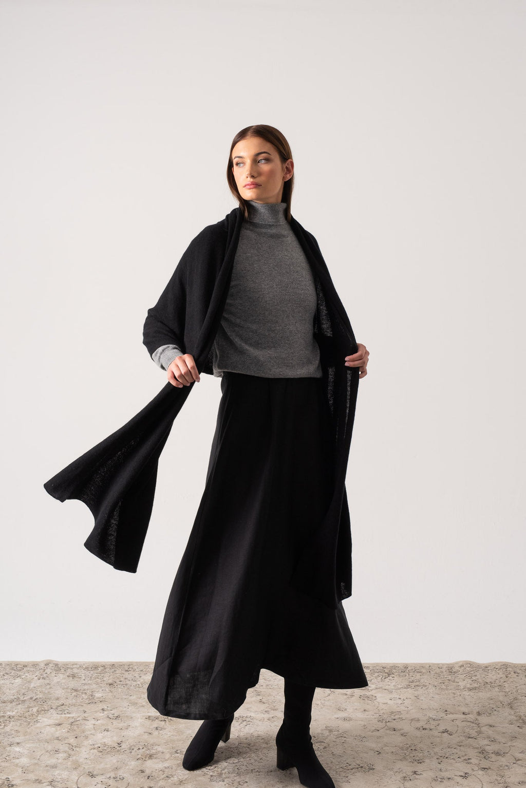 100% Cashmere Wrap Black