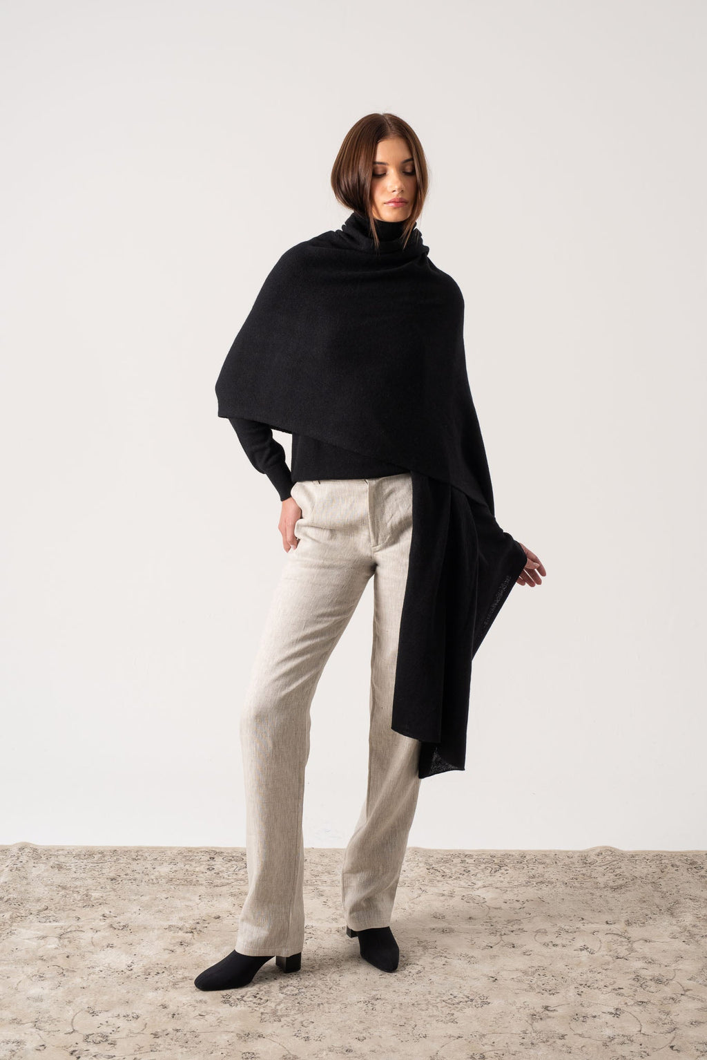 100% Cashmere Wrap Black