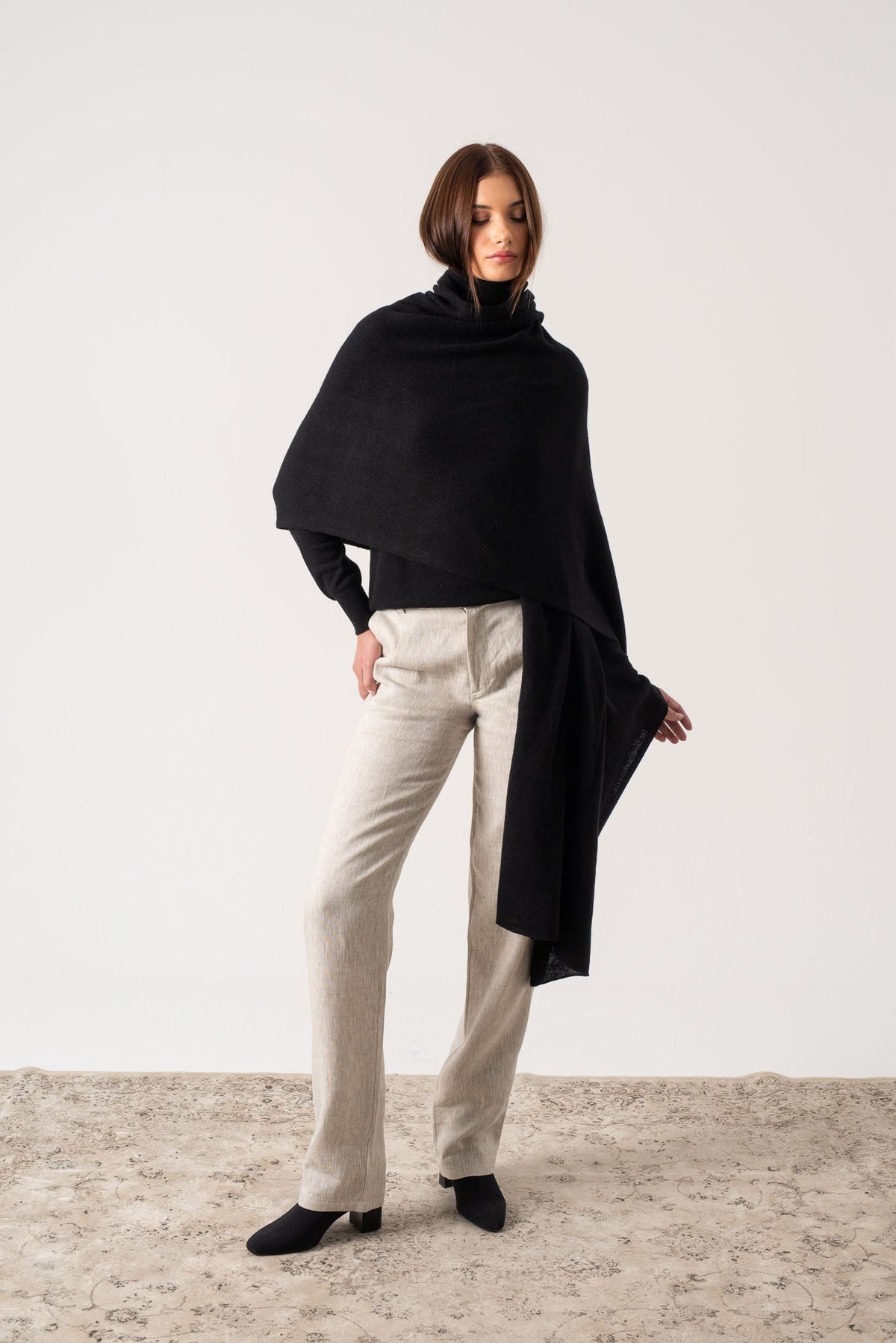 100% Cashmere Wrap Black