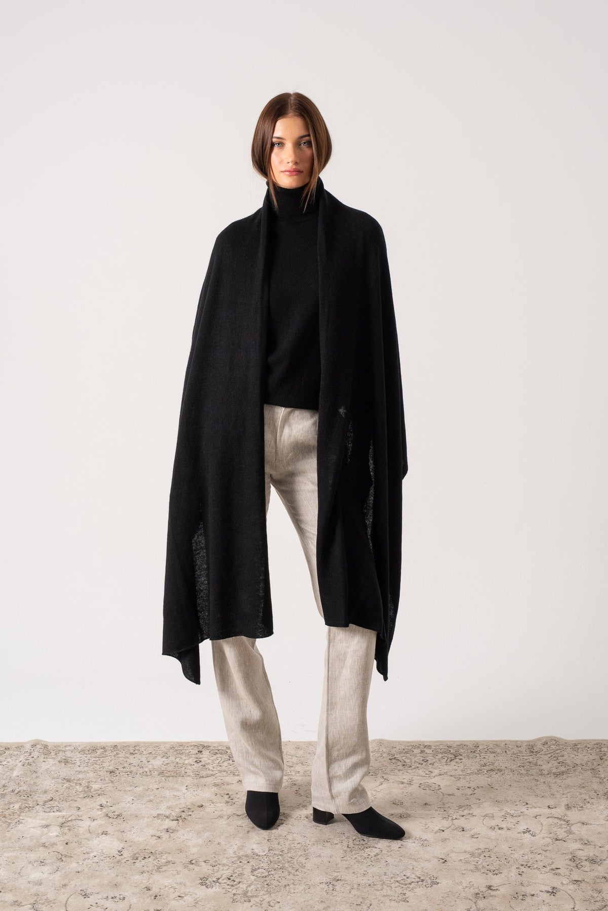 100% Cashmere Wrap Black