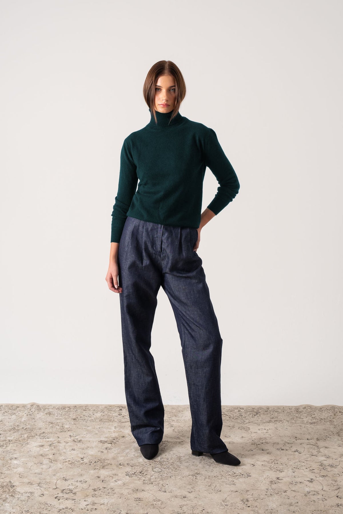 100% Cashmere Turtleneck Sweater Green