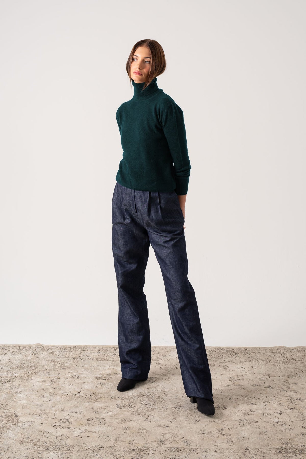 100% Cashmere Turtleneck Sweater Green