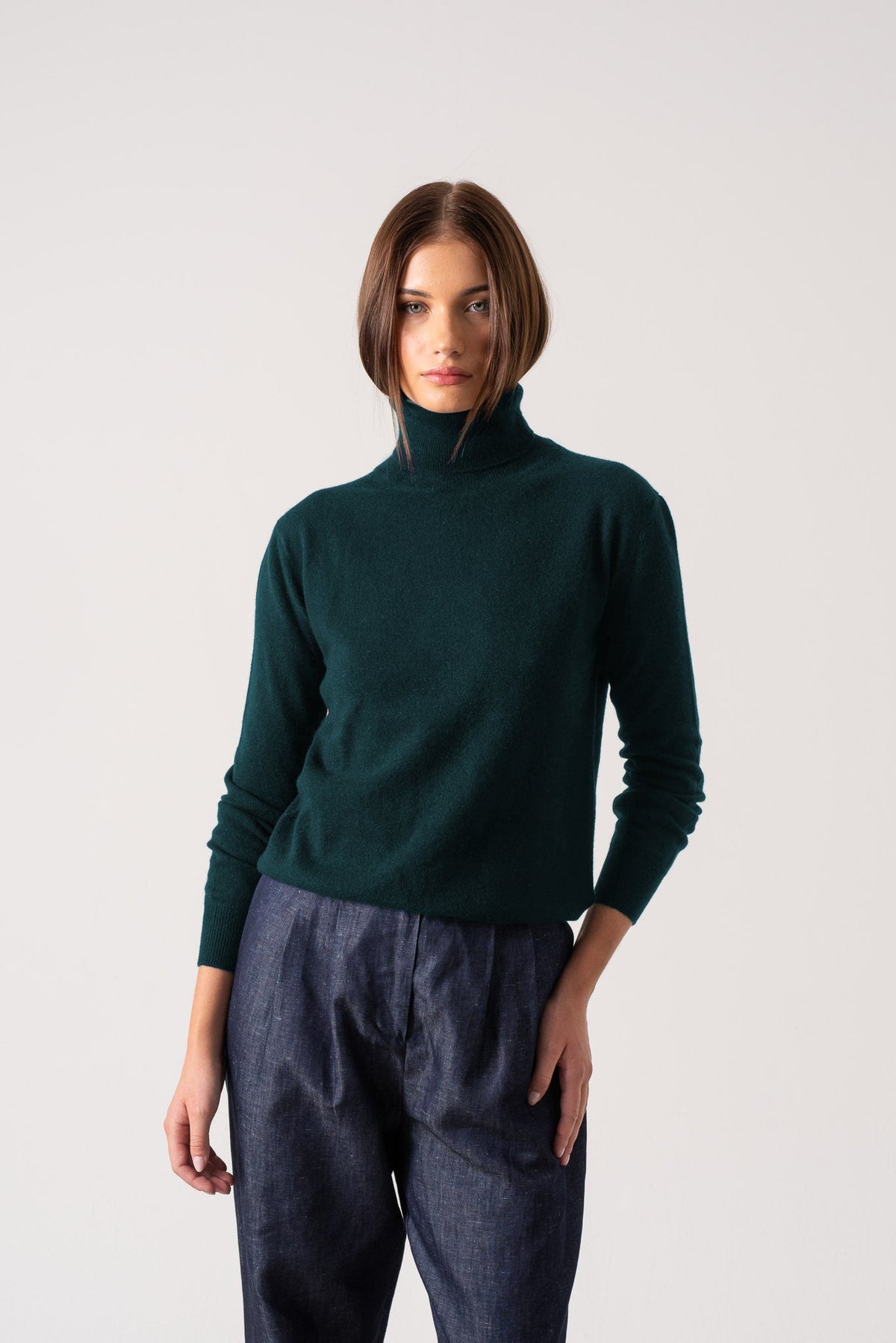 100% Cashmere Turtleneck Sweater Green