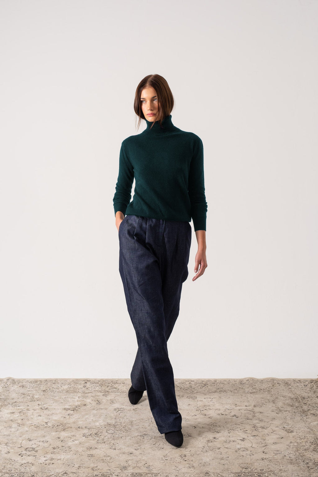 100% Cashmere Turtleneck Sweater Green