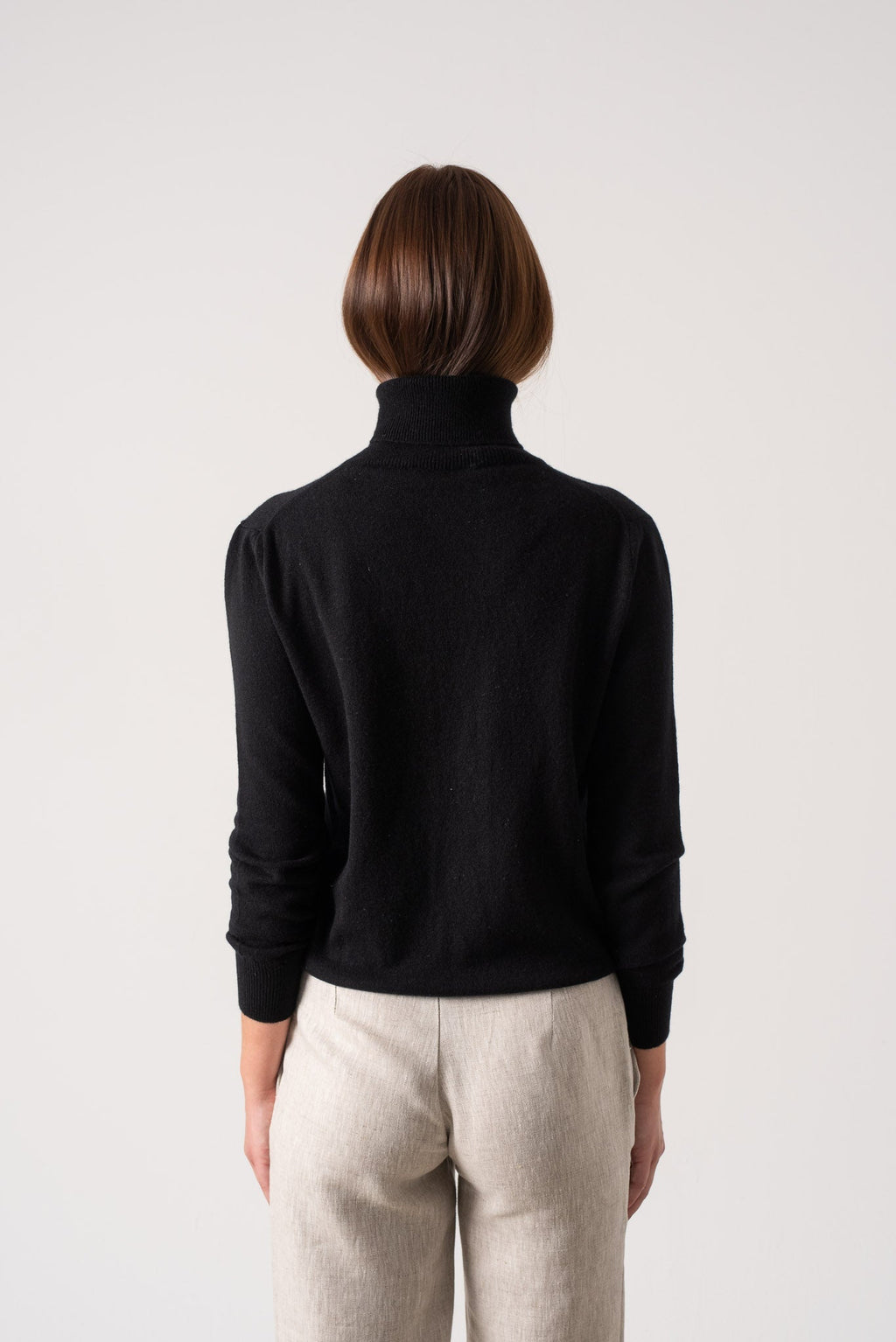 100% Cashmere Turtleneck Sweater Black