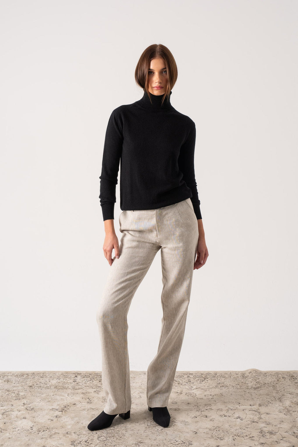 100% Cashmere Turtleneck Sweater Black