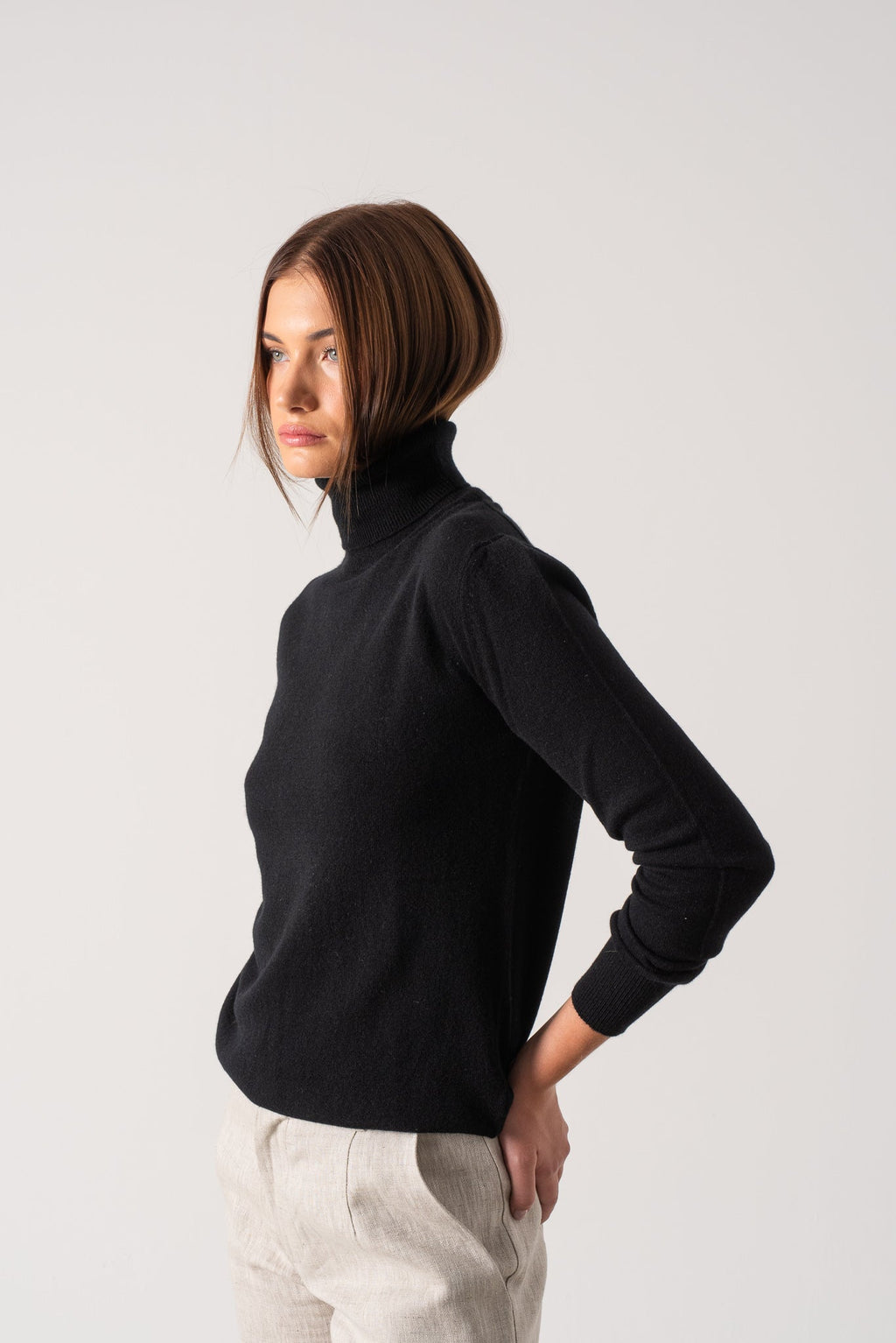 100% Cashmere Turtleneck Sweater Black