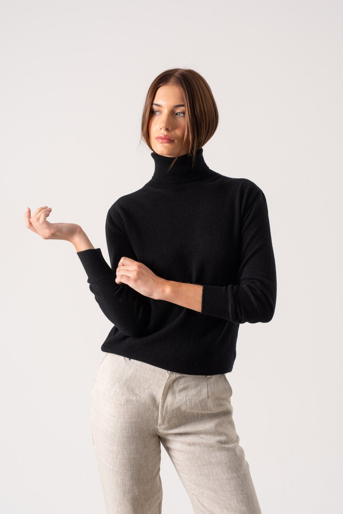 100% Cashmere Turtleneck Sweater Black