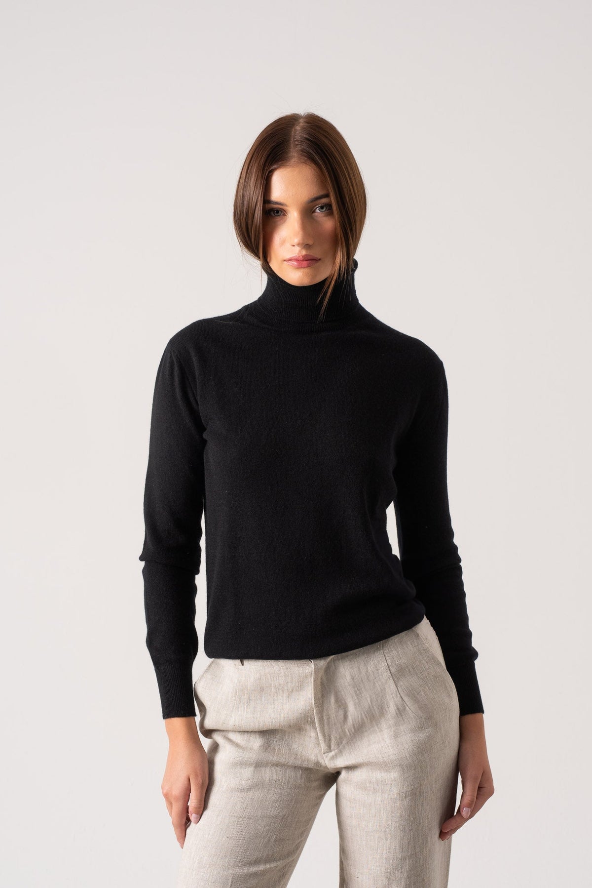 100% Cashmere Turtleneck Sweater Black