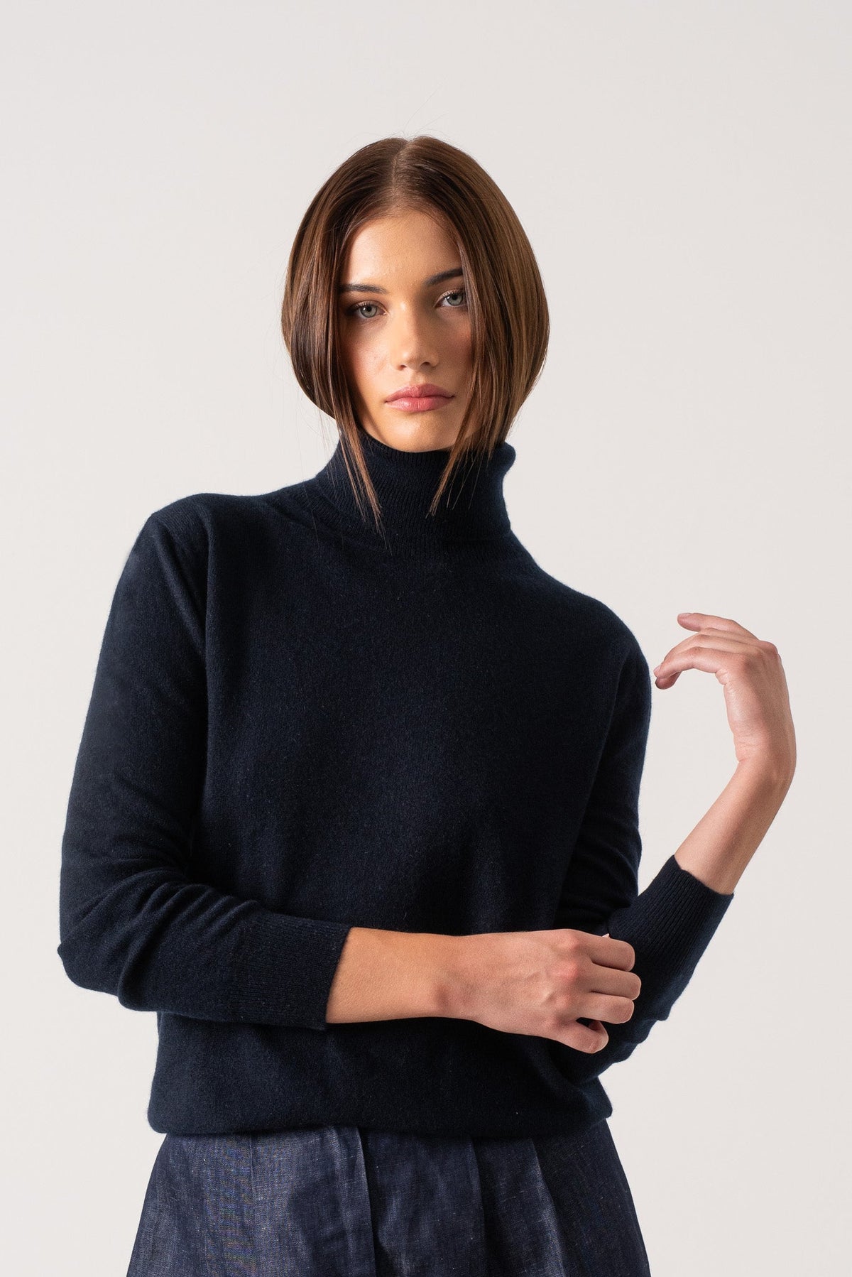 100% Cashmere Turtleneck Sweater Navy