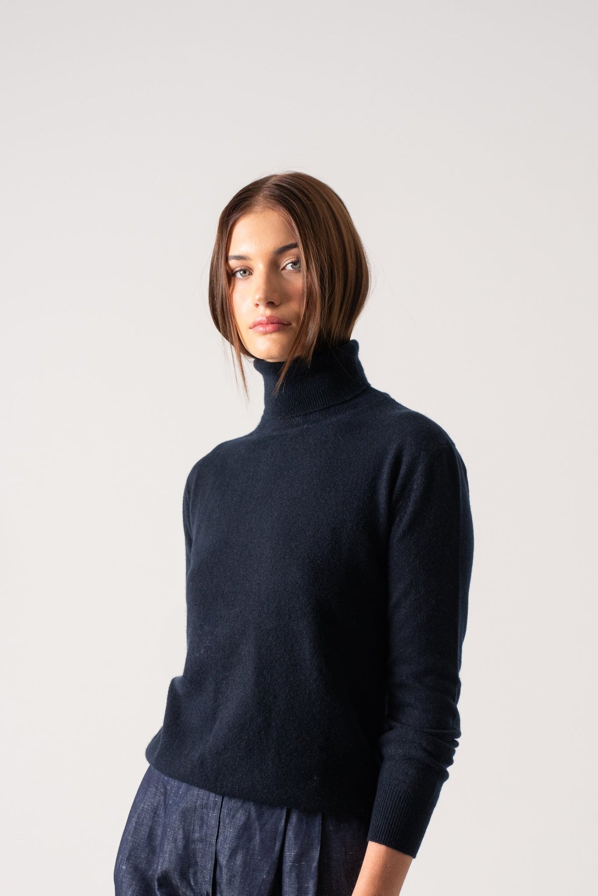 100% Cashmere Turtleneck Sweater Navy