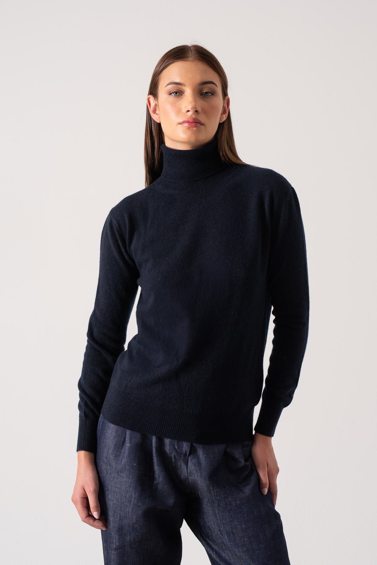 100% Cashmere Turtleneck Sweater Navy