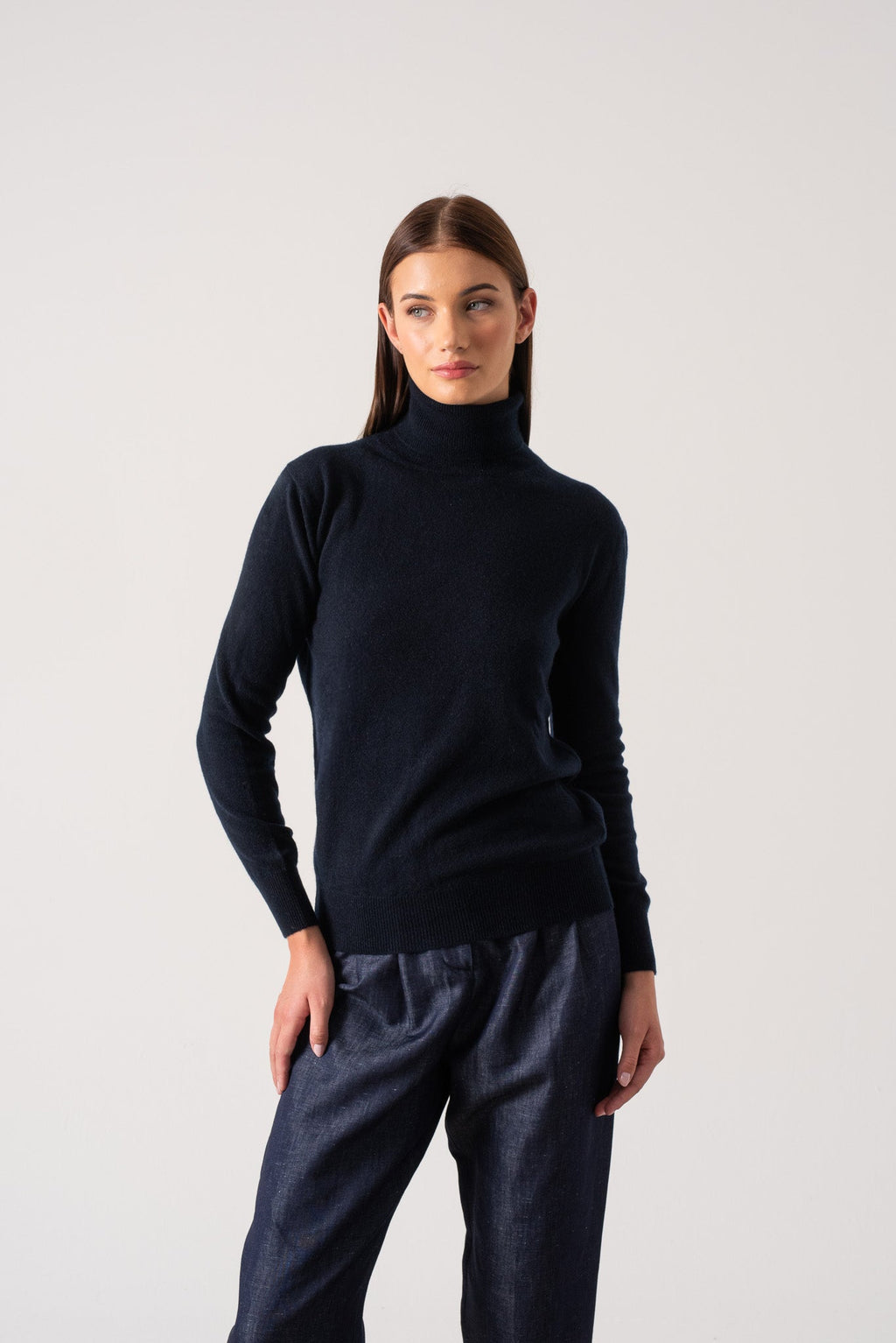 100% Cashmere Turtleneck Sweater Navy