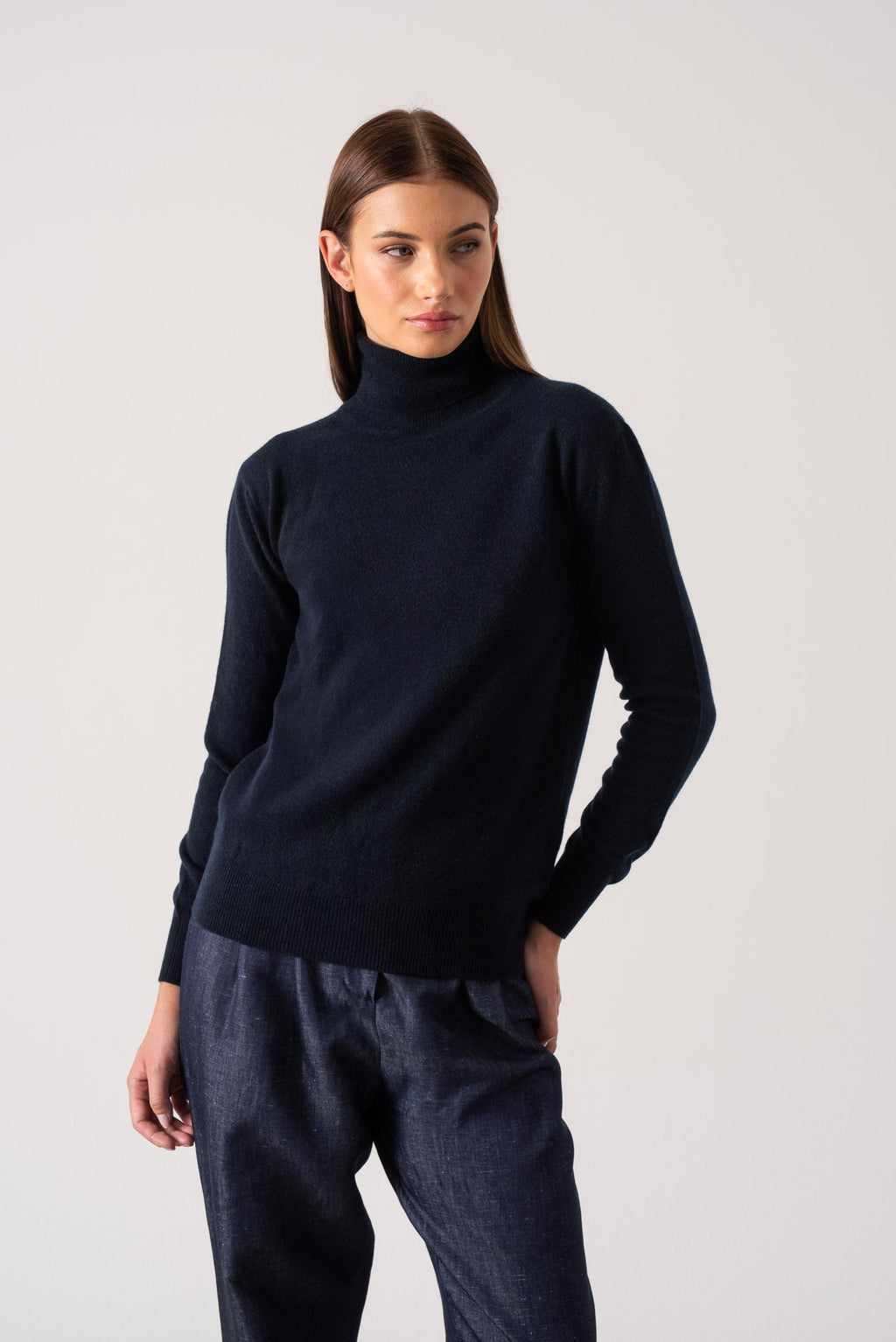 100% Cashmere Turtleneck Sweater Navy