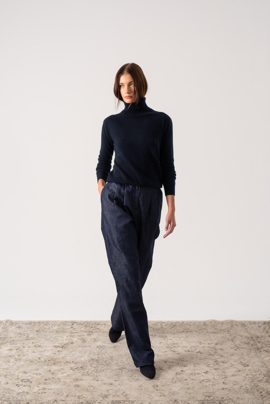 100% Cashmere Turtleneck Sweater Navy
