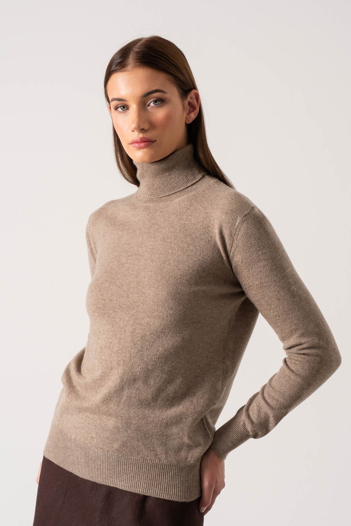 100% Cashmere Turtleneck Sweater Taupe