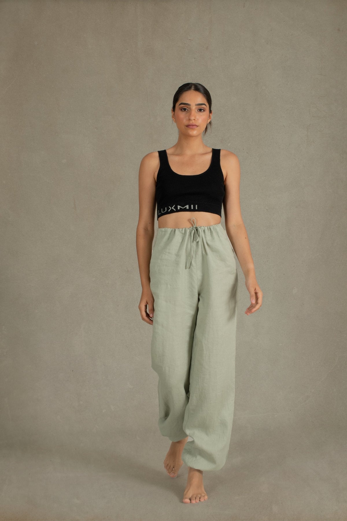 Ribbed Linen Mouvement Crop in Black