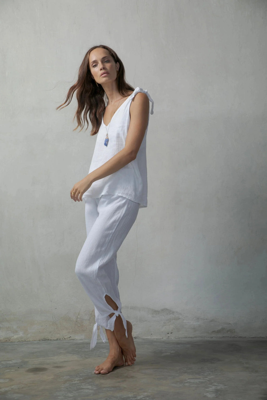 Tie Knot Cami Top White + Capri Pants Black