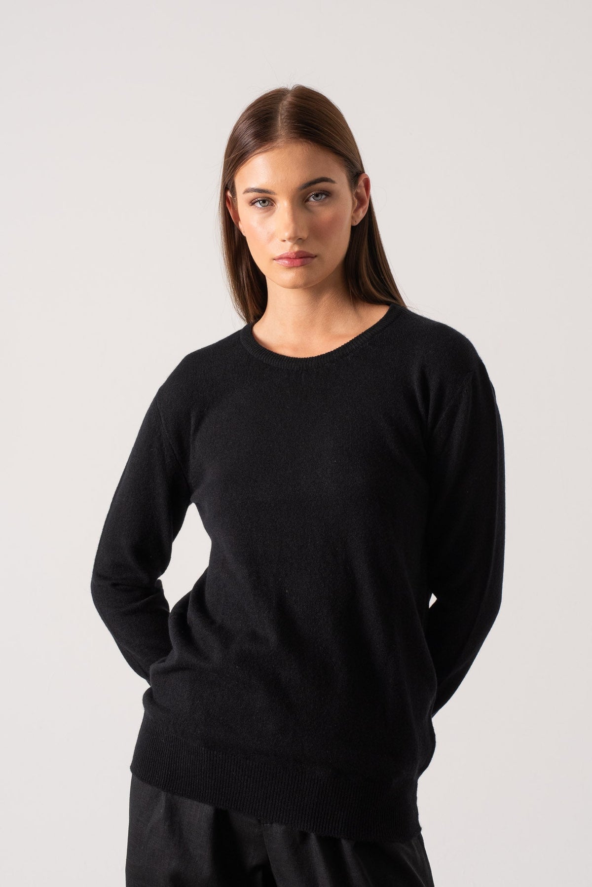 Crewneck 100% Cashmere Sweater Black