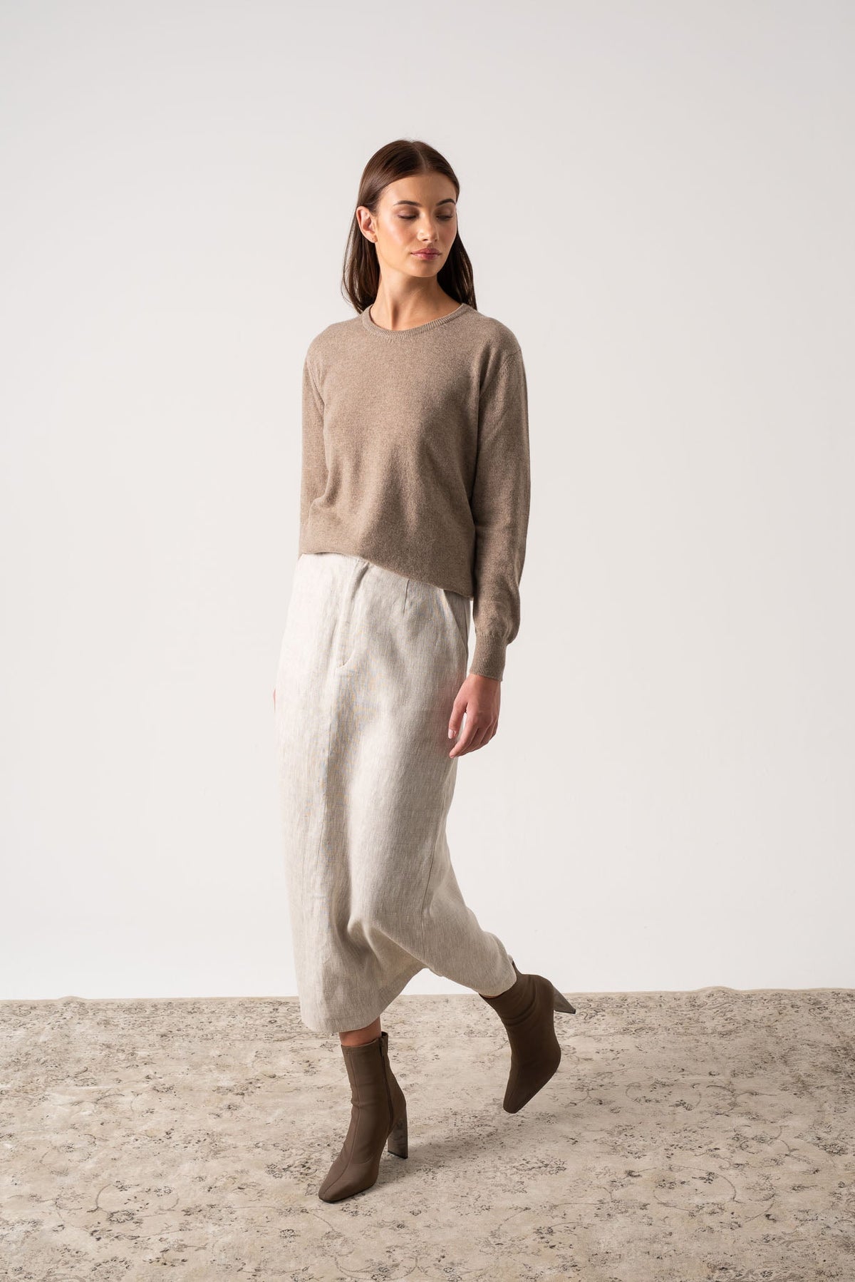 Crewneck 100% Cashmere Sweater Taupe